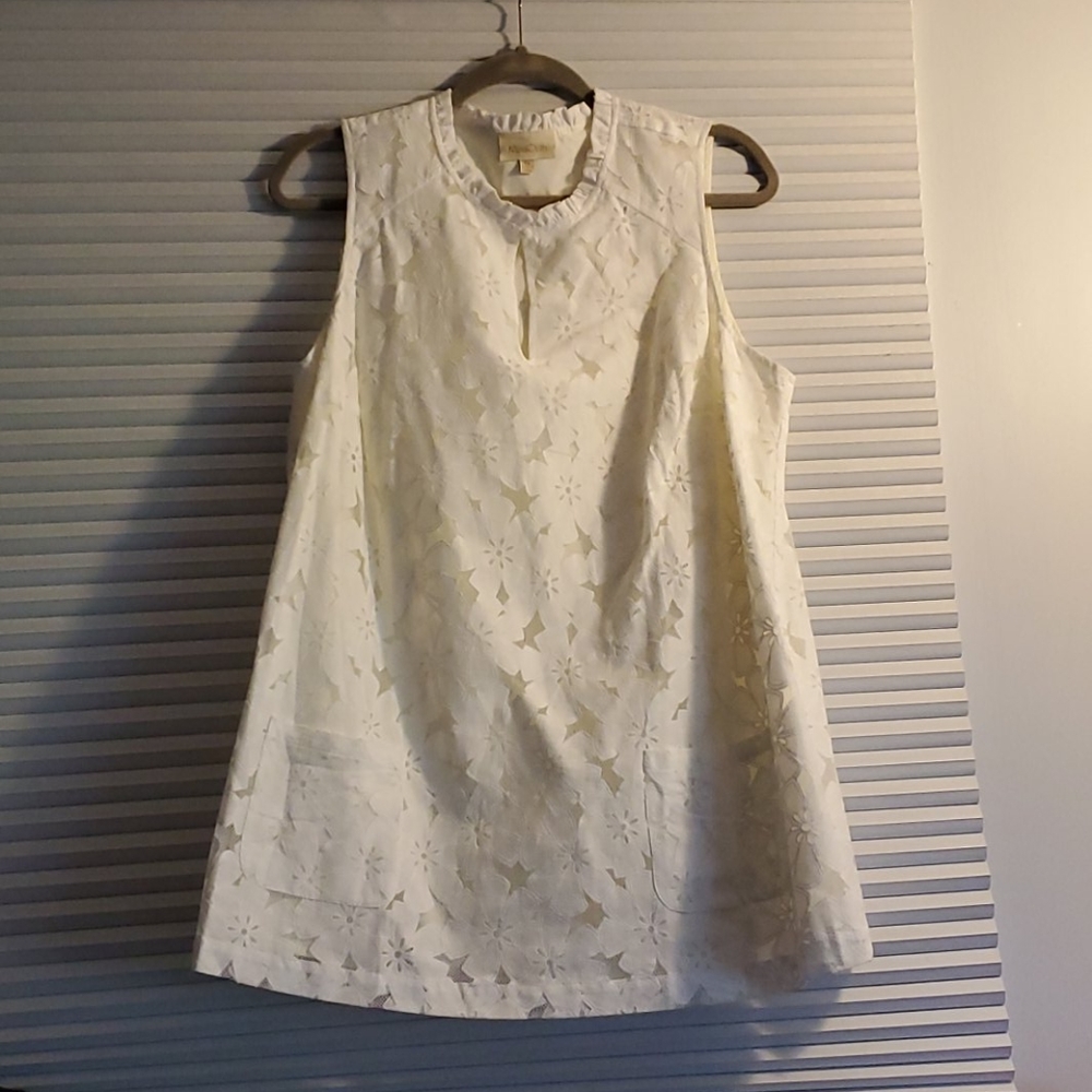 Modcloth sleeveless white floral lace top 1X